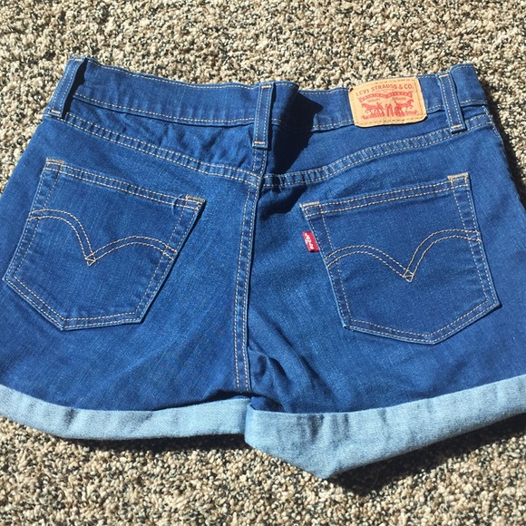 Levi’s blue jean shorts size 27 stretchy - Picture 2 of 4